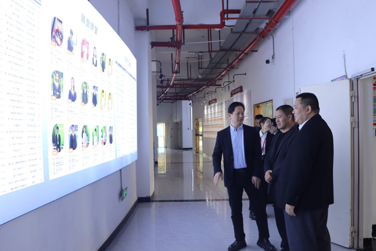 深度调研促融合，政校携手共谱育人新篇章——内厝镇武装部领导莅临我校参观指导(图5)